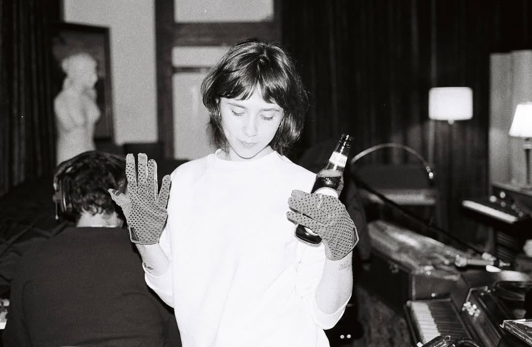nelliesland's tweet photo. → 𝖭𝖾𝗅𝗅𝗂𝖾𝗅𝖺𝗇𝖽'𝗌 𝗇𝖾𝗐 𝖾𝗇𝗍𝗋𝗒 — everything reminds me of her… #CharmRP out tonight! https://t.co/SbkStW4jvS