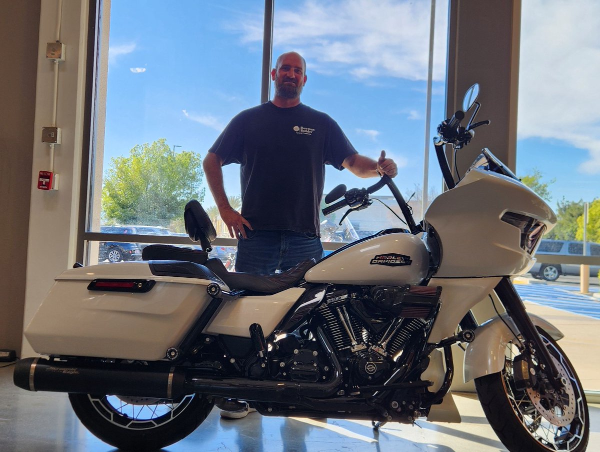 Nathan has been looking for a replacement for his beloved '07 Harley for over a year. When he came across this '24 Pearl White Road Glide, he knew it would make the perfect successor. Ride on Nathan!

#SantaClaritaHarley #LFR #HarleyDavidson