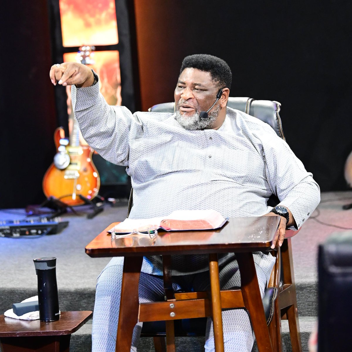RevKayToday's tweet photo. Ministers should dedicate themselves to studying and learning the Scriptures. They should not focus solely on outward ministry but let their hearts be centered on following God. Rather than meditating on ministry, they should meditate on the Word.
#RevKayToday #RevKayodeOyegoke https://t.co/heVsBegE10