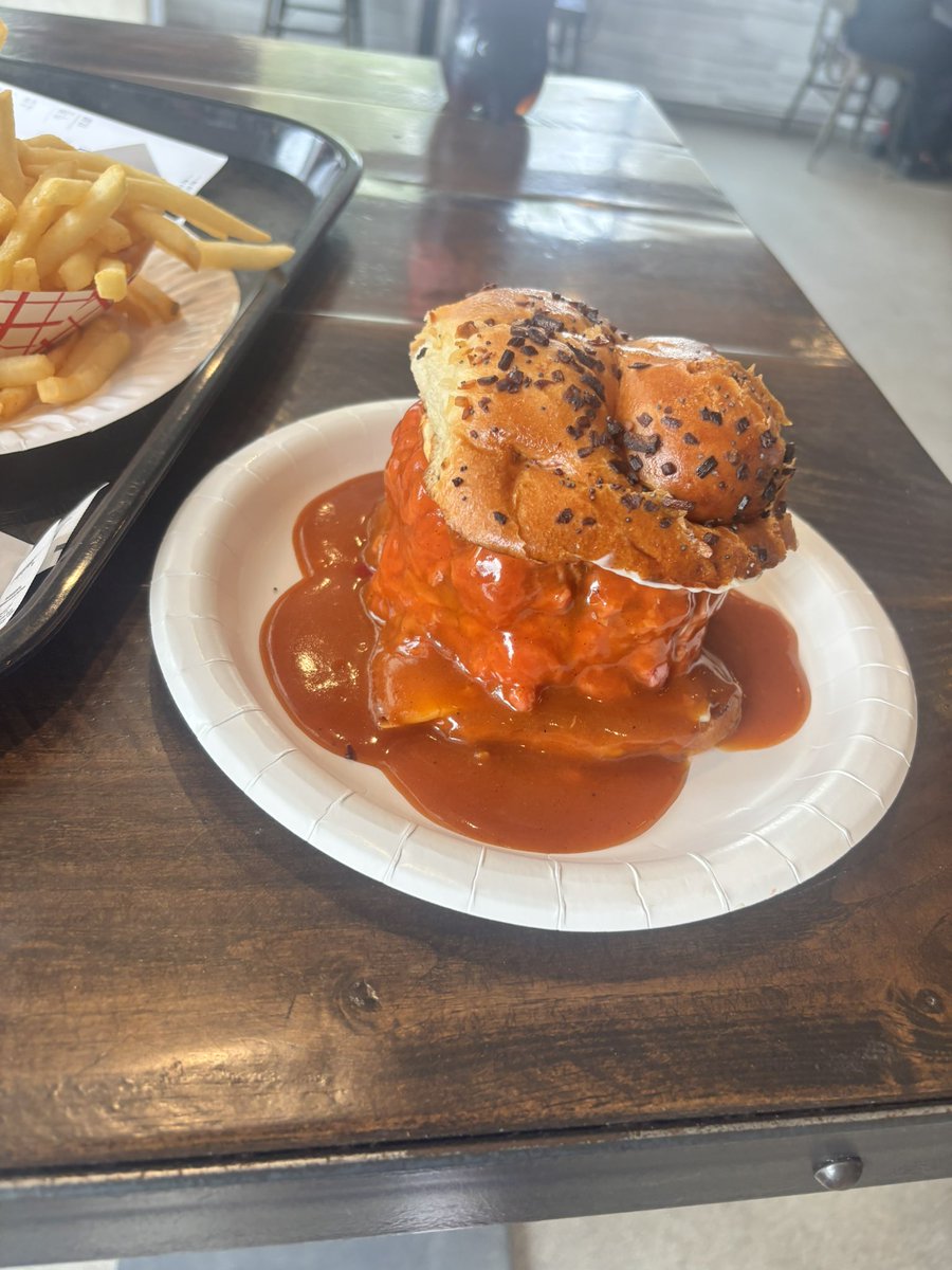 fckurcalipacks's tweet image. Papaya cheese and a super beef #thriving