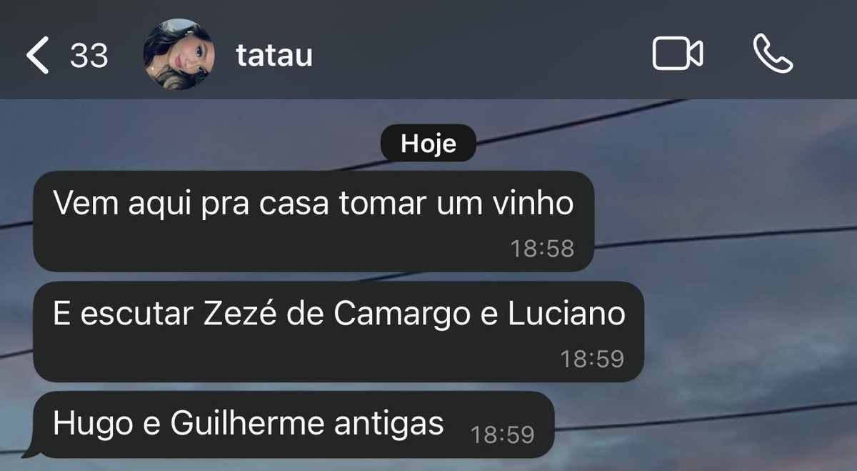 IancaMaria9's tweet photo. o nível do gosto musical é bem parecidos @Tatazinhauai https://t.co/S94bwYKmsN