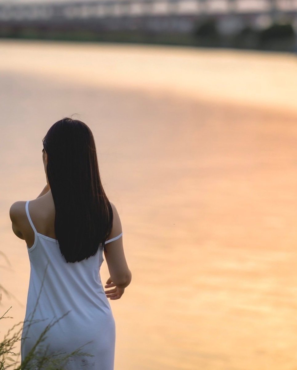 過去も未来も考えれるのに
「今」をがんばって感じると
「無」になっちゃうの、くやしい。

だからいっぱい切り撮っておいて https://t.co/ssv48TRS0Y