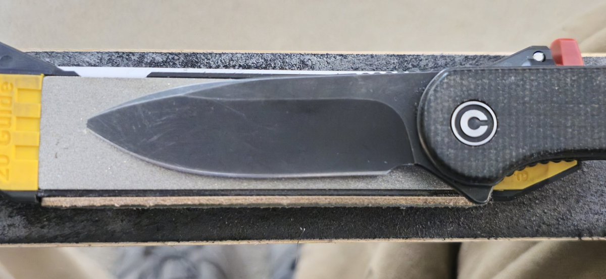 ADubiousDude's tweet photo. @CiviviKnife I broke the tip off one of my D2 Elementums this morning so I just bought another as replacement and added a Nitro-V Elementum II.  You make good products. I look forward to getting these new knives this week. https://t.co/TTOqxmqf3D
