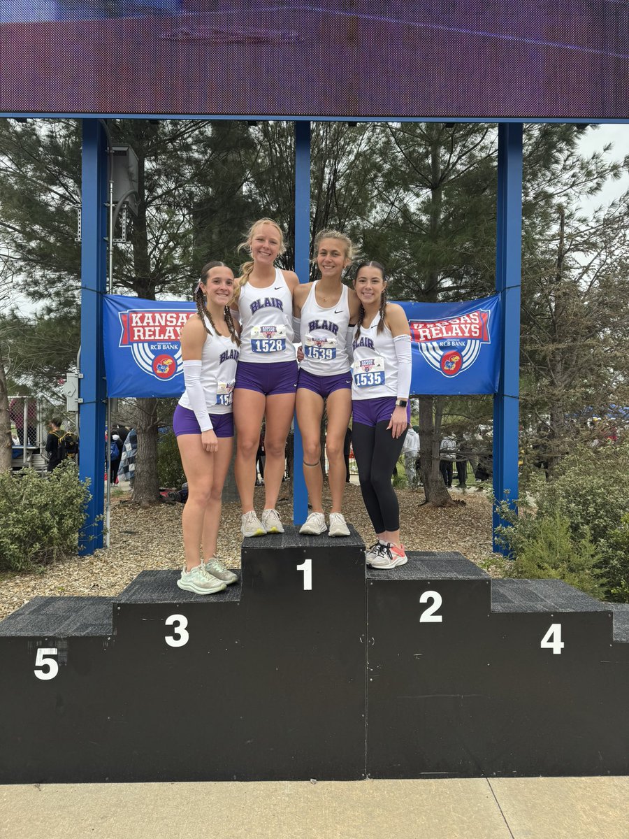 BlairTrackTeam's tweet photo. The girls 4x800 Meter Relay runs a season best 10:22.52 this morning!!
Great job Jade, Jordan, Lainey and Kate!!
#BlairBears #KURelays @KU_Relays
@BHSBlair @EntPubSports https://t.co/x1bHftFBC5