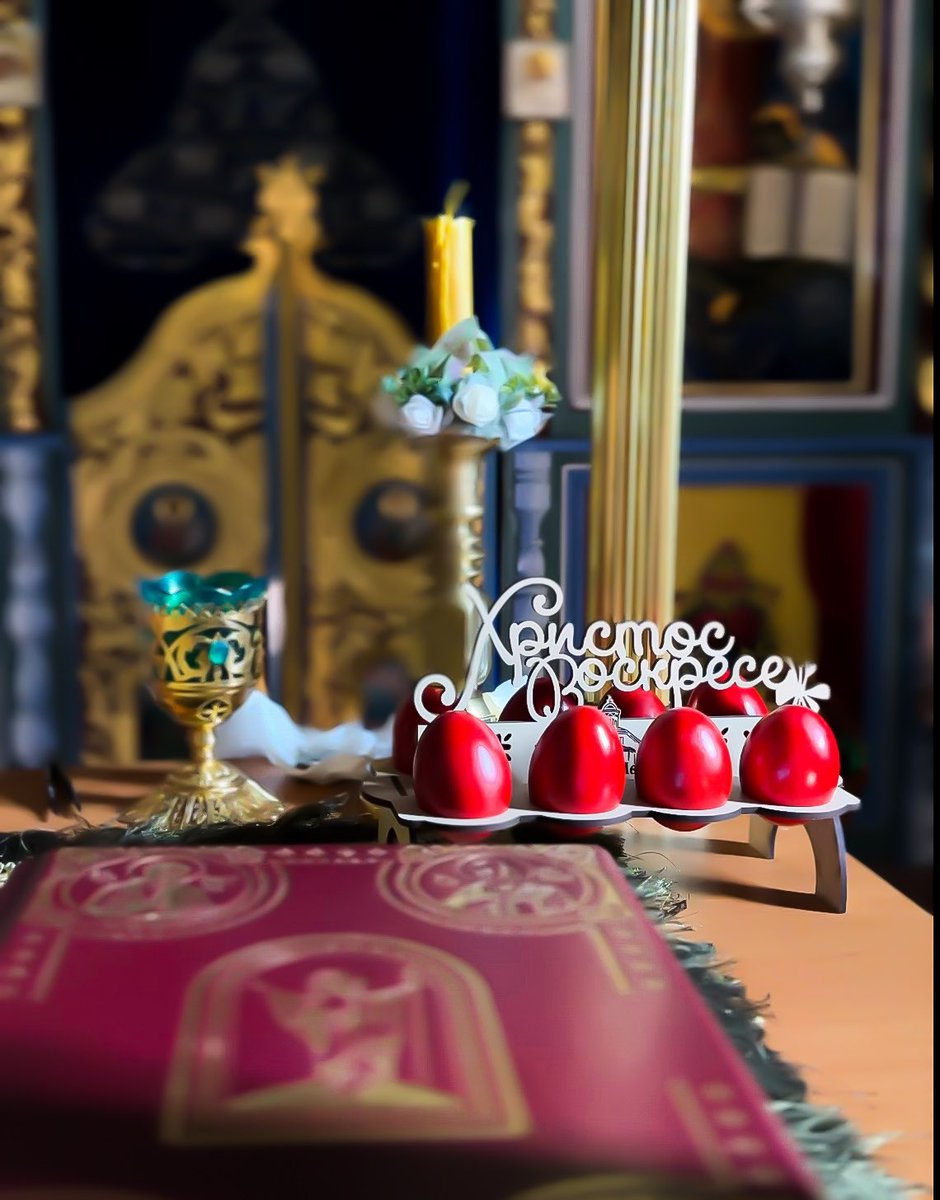 zvezdologija's tweet image. ХРИСТОС ВАСКРСЕ! 🐣☦️🇷🇸

Да васкрсне љубав, вера, нада и доброта. Верујмо што више и јаче можемо. 🙏

“Љубав долази од Бога кроз душу”, давно је написао владика Николај. 

#caosvima #ortodox #vaskrs #uskrs #easter #serbia #pravoslavlje