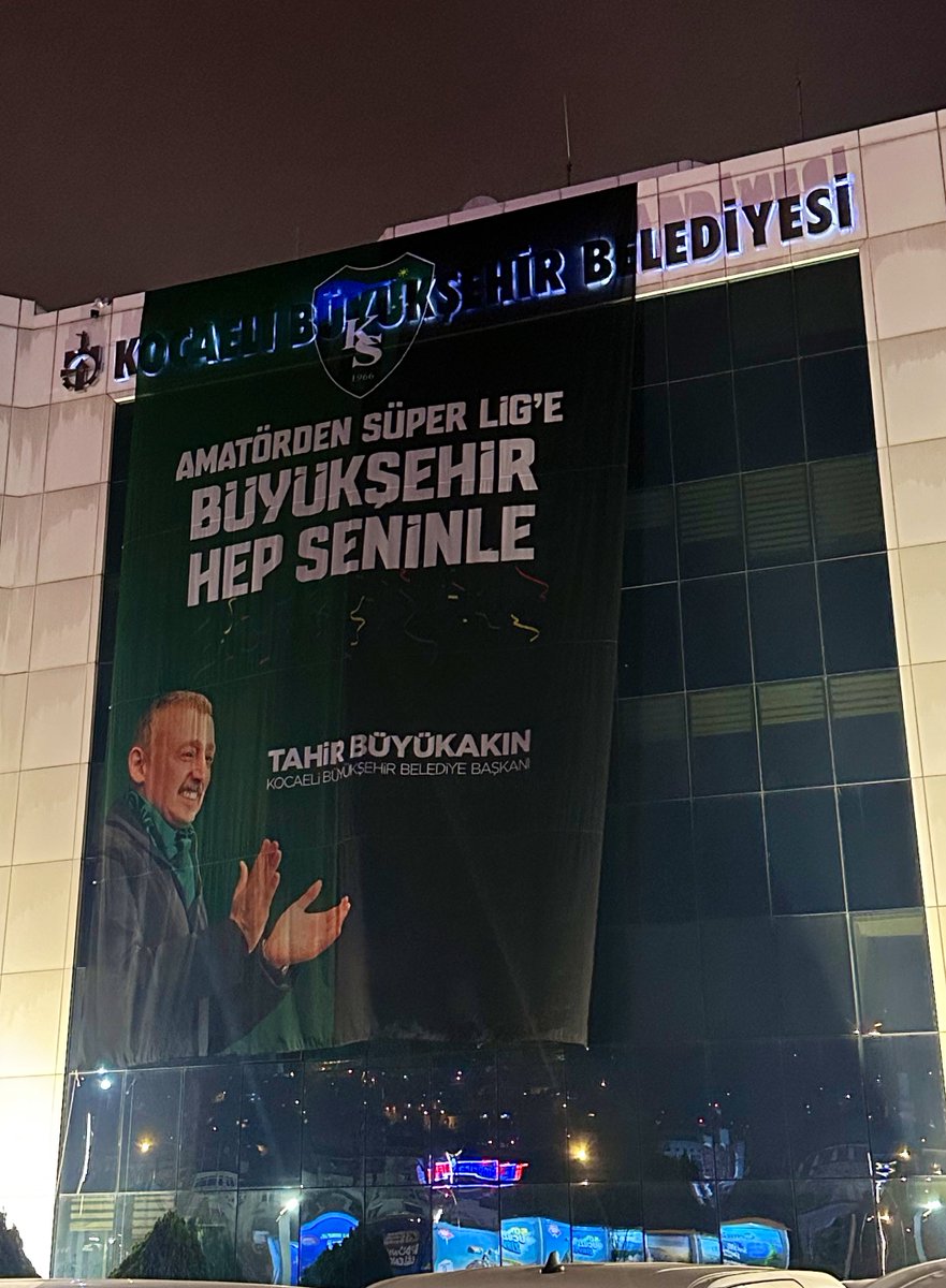 Şampiyon Kocaelispor’un büyük taraftarları iyi geceler…💚🖤