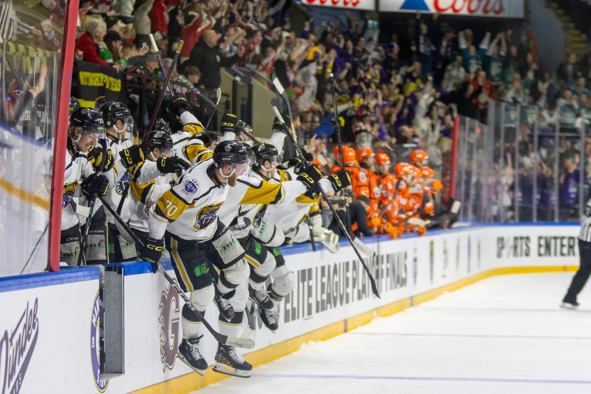 Scott__91's tweet photo. @PanthersIHC Herr calls game📸🔥💛 @/scottstevens.photo on insta 📸 https://t.co/axLwHXz7fI