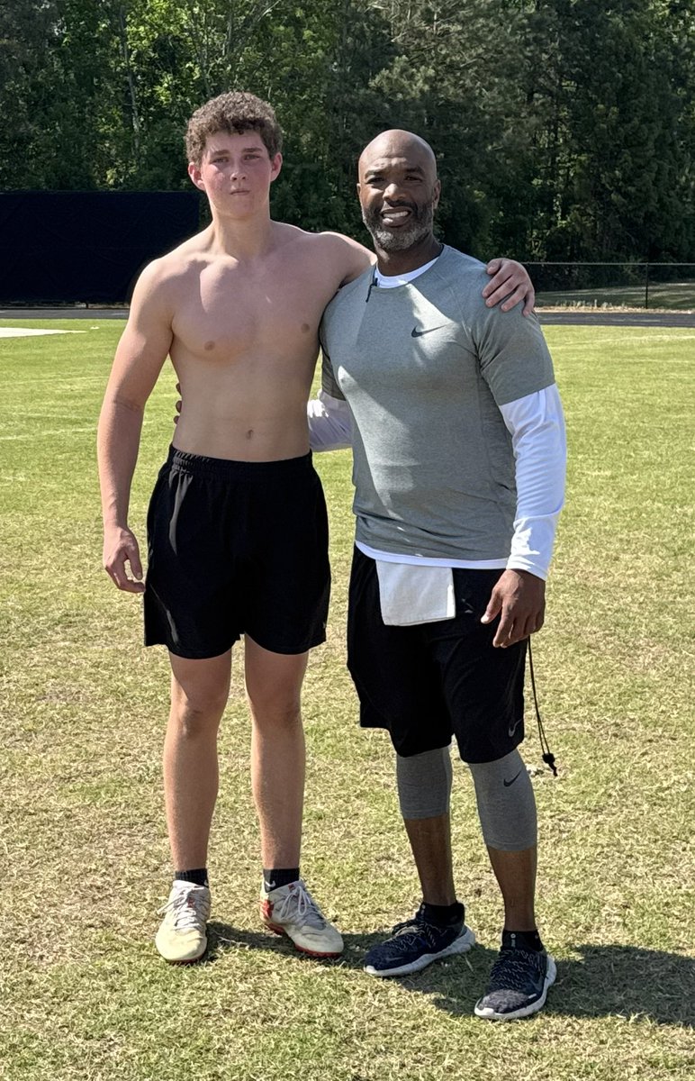 CalvinPollard28's tweet photo. CP training with two legends in the same day! Freshman strong. 🏈🐺🏈 https://t.co/kUmw5epaQu