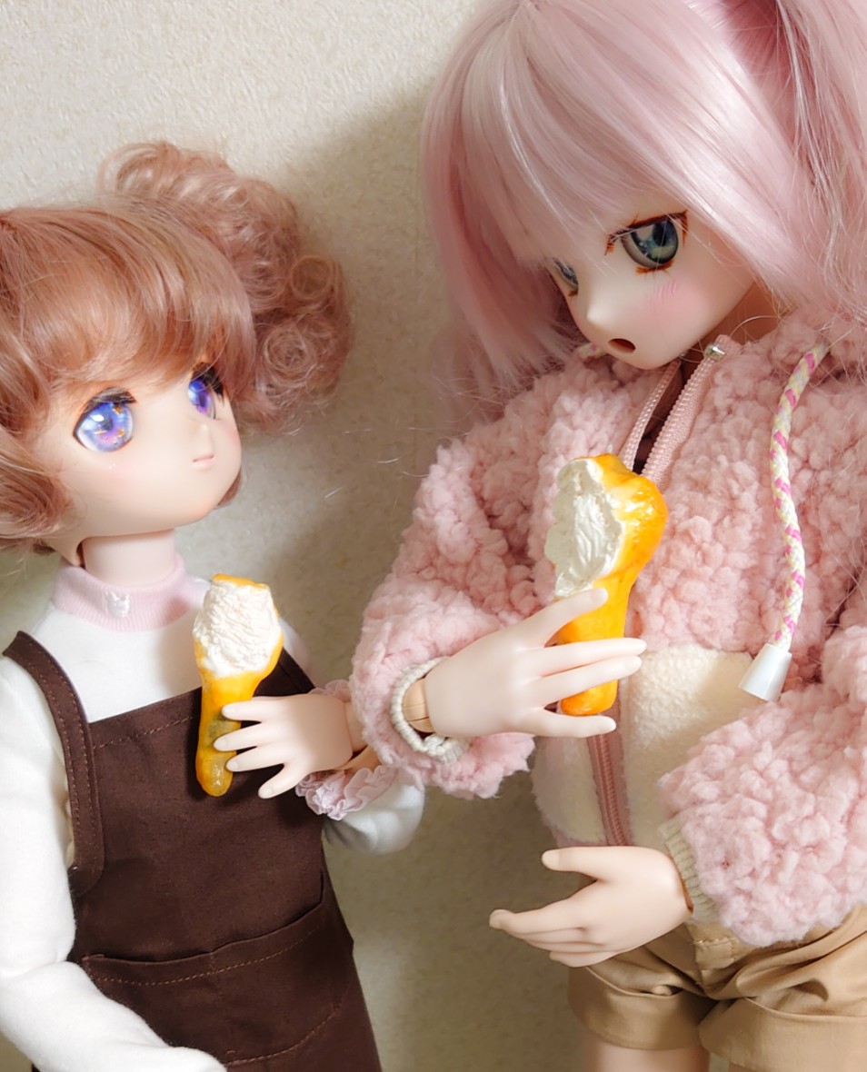 SC_1546's tweet photo. おはようございます！

ドルパ53に参加します。
今回はパンではなくコンビニのスナックコーナーに置いてある物を販売します。

アメリカンドッグ
フライドチキン
唐揚げ棒

3種類だけですけど
よろしくお願いします🙇

#ドルパ_ディーラー
#ドルパ53 https://t.co/mDuJ7DrNUj