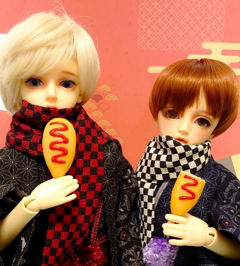 SC_1546's tweet photo. おはようございます！

ドルパ53に参加します。
今回はパンではなくコンビニのスナックコーナーに置いてある物を販売します。

アメリカンドッグ
フライドチキン
唐揚げ棒

3種類だけですけど
よろしくお願いします🙇

#ドルパ_ディーラー
#ドルパ53 https://t.co/mDuJ7DrNUj
