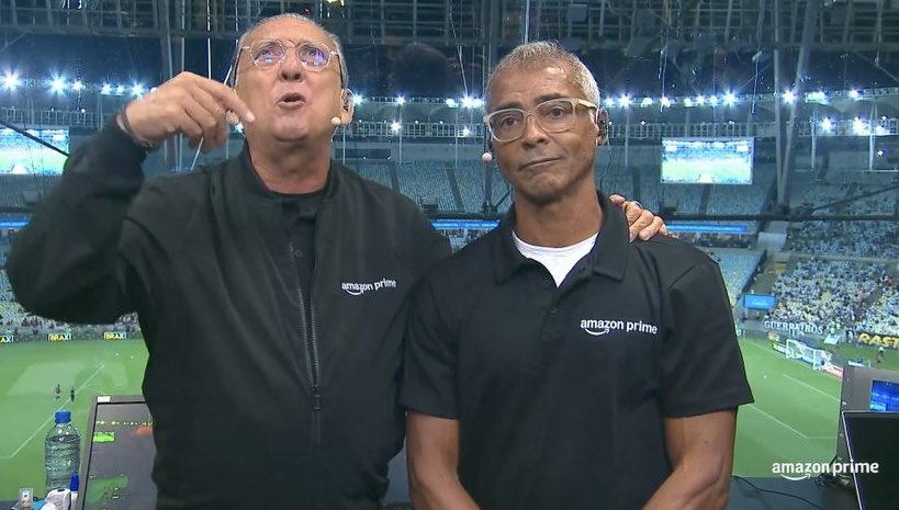 danielcosta41's tweet photo. Hahaha sábado a noite e o Romário nitidamente não queria estar na transmissão do jogo.

- o que tá achando do jogo?
- bom

- vc acha que foi falta?
- sim

- faria alguma substituição?
- não 

O Galvão sugou a energia do Romário https://t.co/31jteglXbU