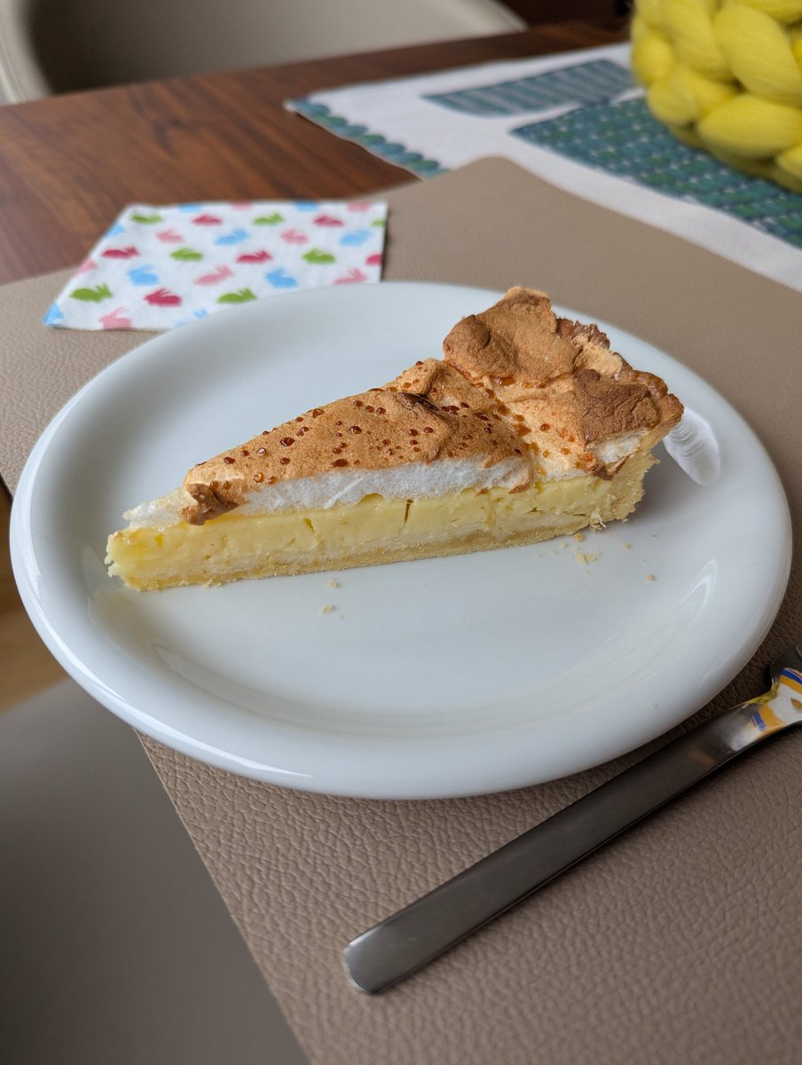 Arctossia's tweet photo. I did some baking the other day! ✨
Tarte au Citron 🍋 https://t.co/gUle7PsR2d