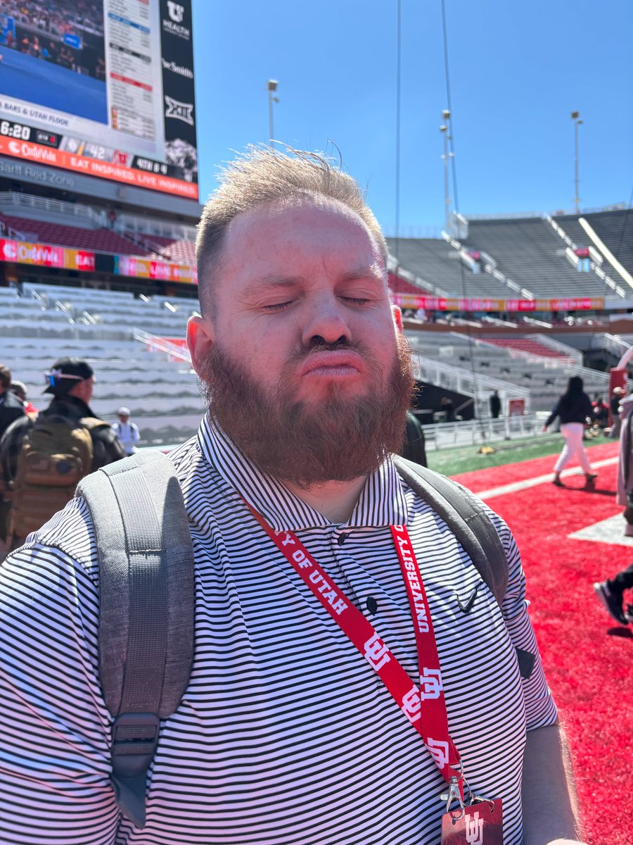 <a href="/BartleKSLsports/">Steve Bartle</a> showing off for <a href="/elijahgmurray/">Elijah Grayson Murray</a> on my phone 😍😂 #GoUtes
