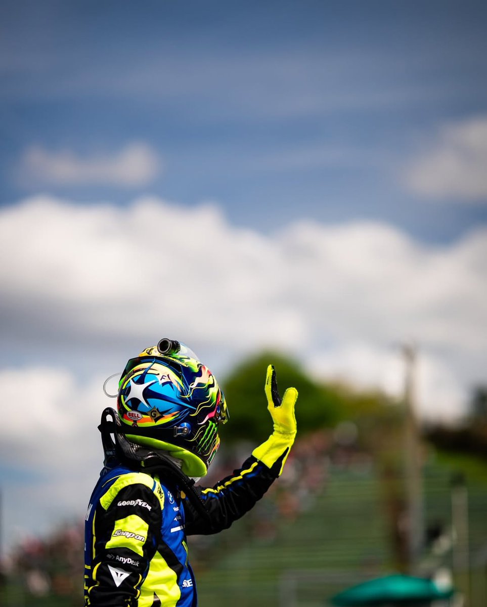 Pooooooooooooleeeee Positioooon a Imola!
Medaglia medaglia medaglia 🥇
