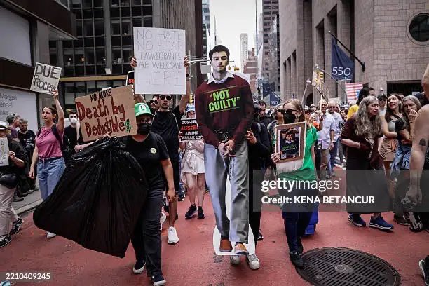 popnycorg's tweet photo. People over Profit NYC | 50501 NYC https://t.co/uHBu7RFdwV