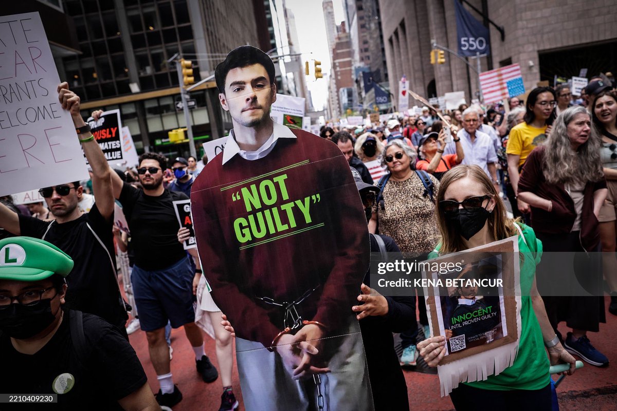 popnycorg's tweet photo. People over Profit NYC | 50501 NYC https://t.co/uHBu7RFdwV