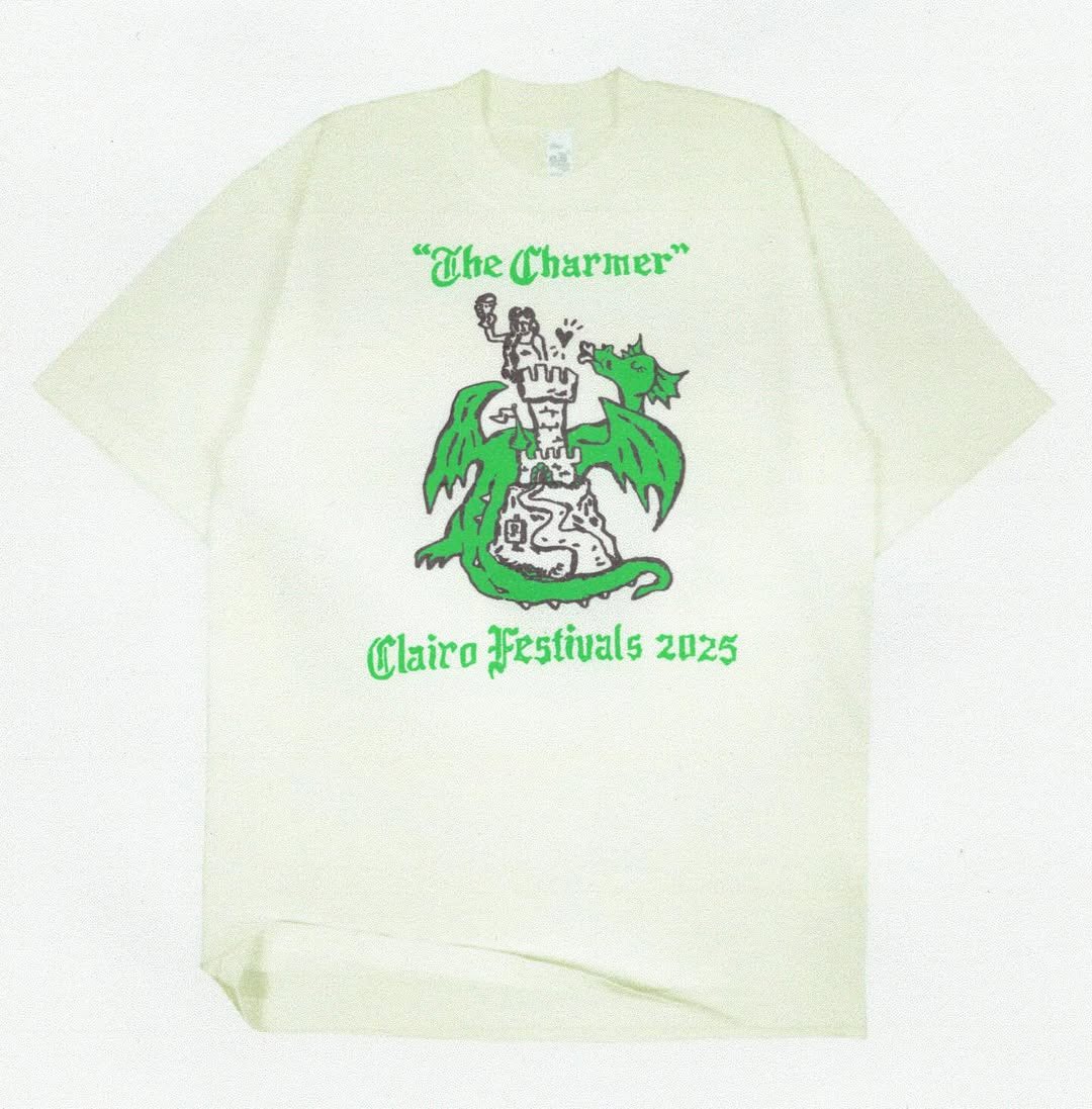 Clairo Coachella The Charmer Tシャツ M A closer look at Clairo's “The Charmer” merch available at