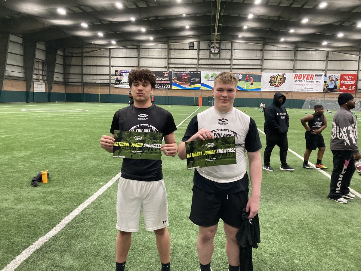 MjZam45's tweet photo. Big thanks to @class athlete for the opportunity to showcase my hard work this off season. Shout out to @youareathlete camp! My experience was one to remember and learned a lot at camp! @Excelspeed12 for recognizing my hard work to earn DLINE mvp camp award! #FIREDUP https://t.co/pJK2yR6ZJw