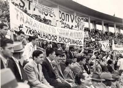 MamuteMarcos's tweet photo. #getulio Vargas: o pai do Lula
Vargas criou o que chamamos de sindicatos pelegos, sindicatos ligados ao Governo
Tipo a CUT. https://t.co/Ke0iqmzpLR