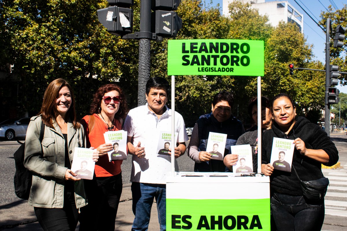 #EsAhoraBuenosAires para dejar atrás el abandono y la crueldad 💚💪
Recorrimos diferentes puntos de la ciudad para conversar con vecinos y vecinas sobre la realidad de la ciudad y nuestras propuestas.

Es hora de que seamos parte de una ciudad que nos abrace y nos cuide.