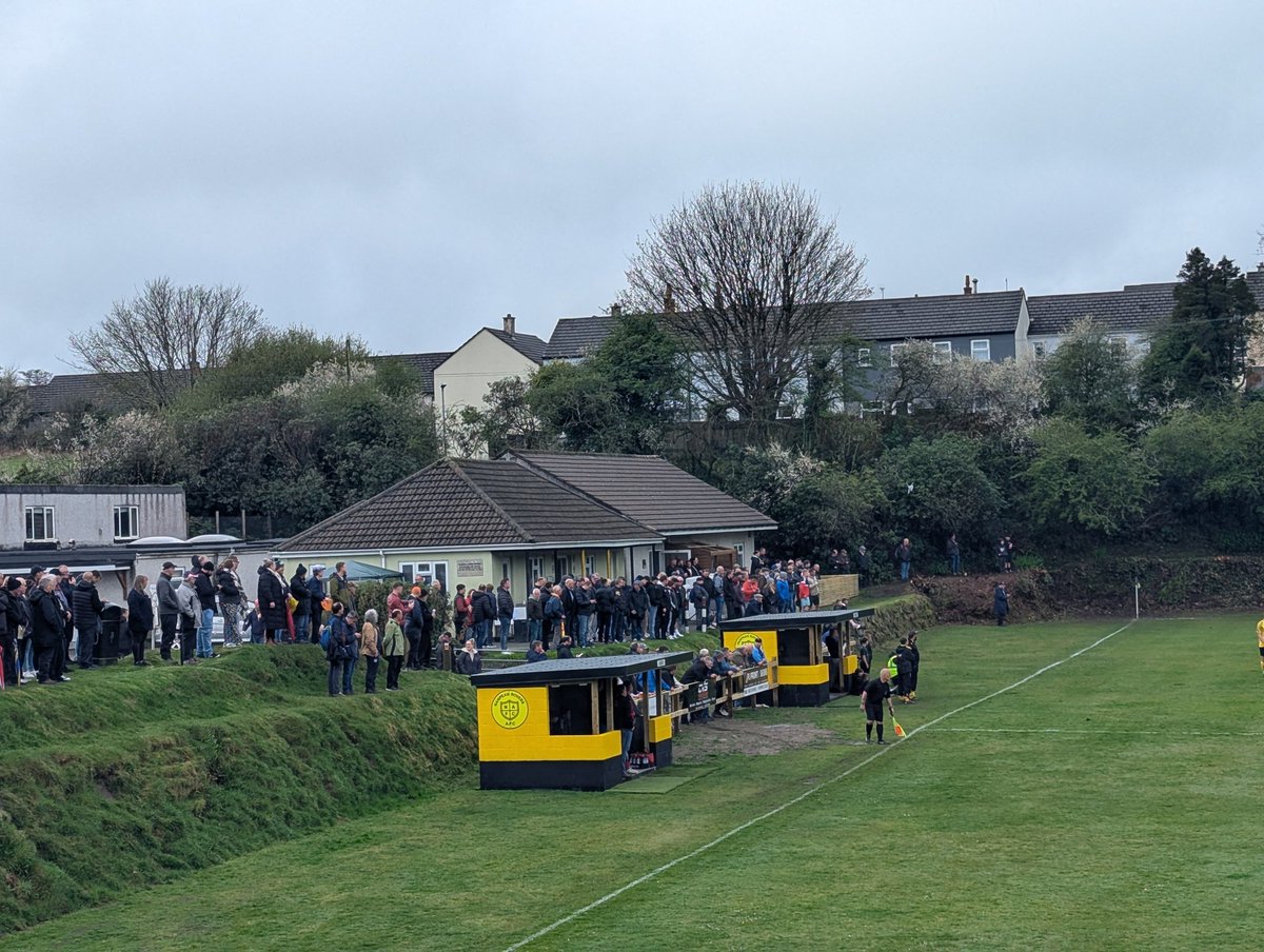 bogie_david's tweet photo. Nanpean Rovers (3)6 Roche 0, att 432. Table suggested comfortable home win and so it turned out. R defended well, particularly very good keeper, but NR were dominant. Scored 3 in last 6m but weren't flattered by score. Have heard so many about this ground and it didn't disappoint https://t.co/q8qbYgNjPX