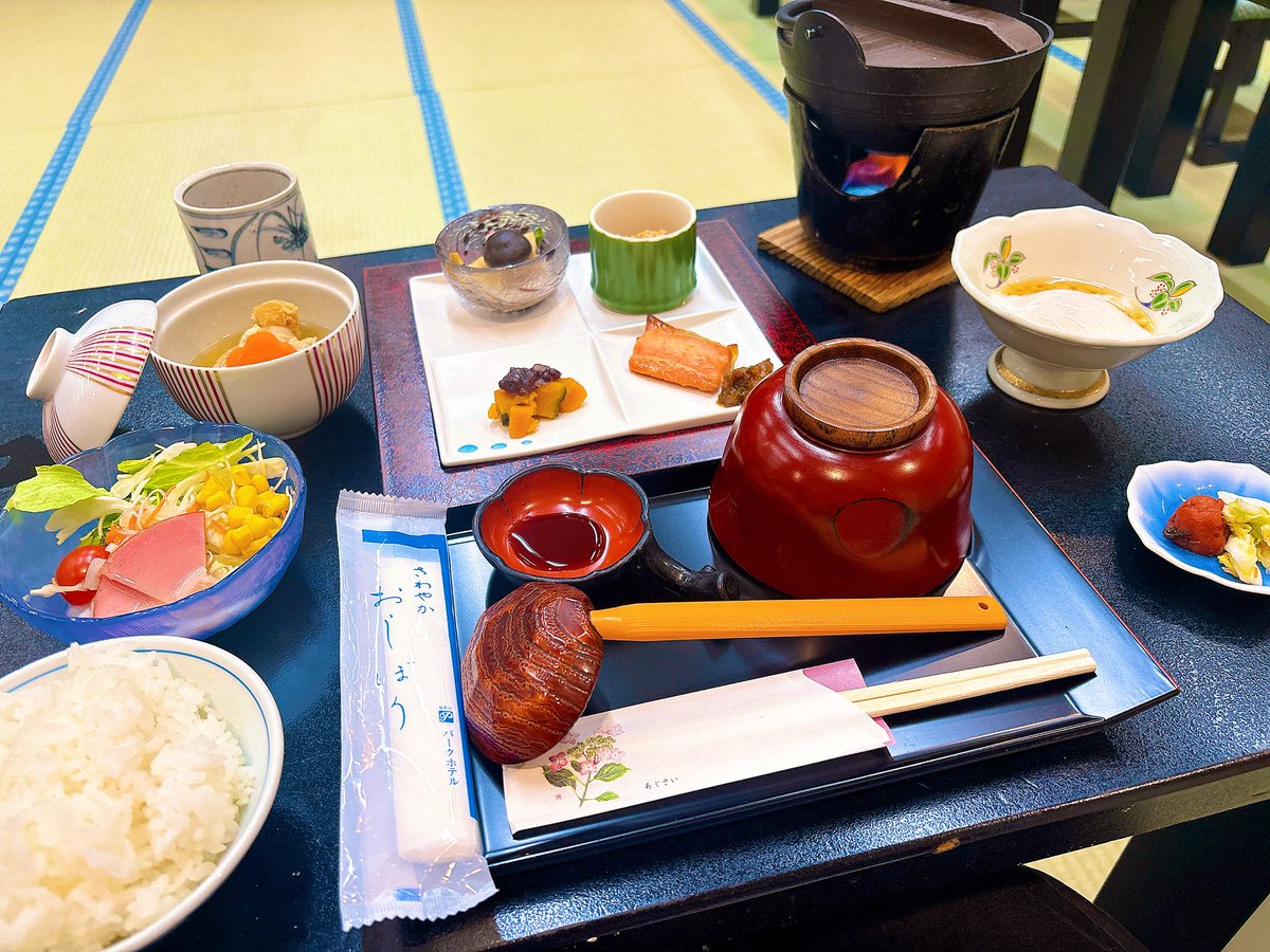 yoidore_takumin's tweet photo. 朝膳のお時間。 https://t.co/LZTwtawQO4