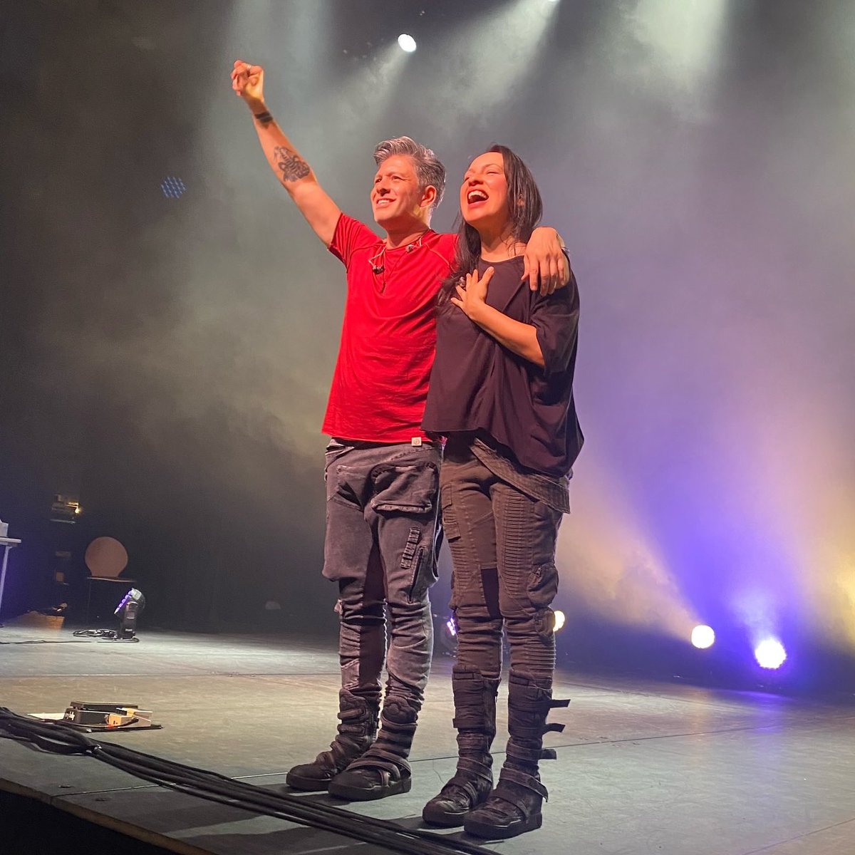 Thank you for coming out to these shows, we love you Australia! 

Byron Bay Bluesfest tonight…

Apr 21, Adelaide
Apr 23, Melbourne -HQ

📸 hitochan.79