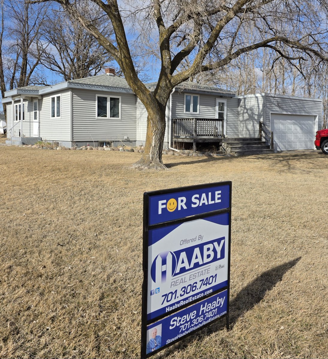 HaabyRealEstate's tweet photo. ***NEW LISTING***

2 BR/1 BA rambler in Strathcona, MN - $104,900!

#NewListing #HaabyRealEstate #Strathcona 

More info here:

https://t.co/1Vq32B2RtH

Offered By:

Steve Haaby - Broker - Haaby Real Estate
701.306.7401 - https://t.co/1Vq32B2RtH
SteveHaaby@HaabyRealEstate.com https://t.co/OS6wOh5dIc