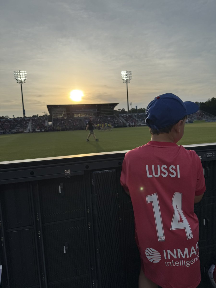 New year, new jersey, same favorite player ❤️
Let’s go <a href="/TheNCCourage/">NC Courage</a> &amp; <a href="/tyler_lussi/">Tyler Lussi</a> 💪🏽🩷🦁