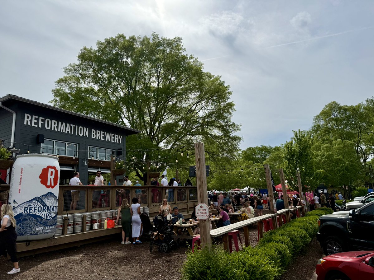 michaelcaldwell's tweet image. 🍻The Georgia Craft Brewers Festival is happening in Downtown Woodstock today! After years of advocating to #SetBeerFree in the legislature, it’s an extra special experience to see the entire #GABeer industry celebrate here in our City! Cheers!