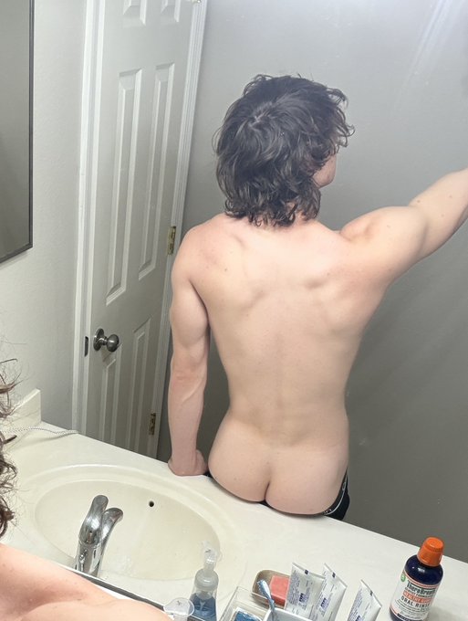 Watch NATHAN (300k)'s leaked NSFW photo on TwXstars