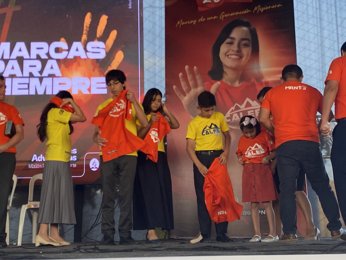 AdventistasMPN's tweet photo. 📖El Pr. Roger Mera comparte un testimonio Caleb✋🔥, reflejando nuestros actos de servicio y el compromiso en el #ProyectoCaleb de toda una familia por amor a Dios. https://t.co/W3MYH6LVeR