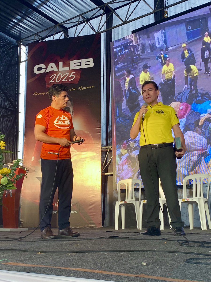 AdventistasMPN's tweet photo. 📖El Pr. Roger Mera comparte un testimonio Caleb✋🔥, reflejando nuestros actos de servicio y el compromiso en el #ProyectoCaleb de toda una familia por amor a Dios. https://t.co/W3MYH6LVeR