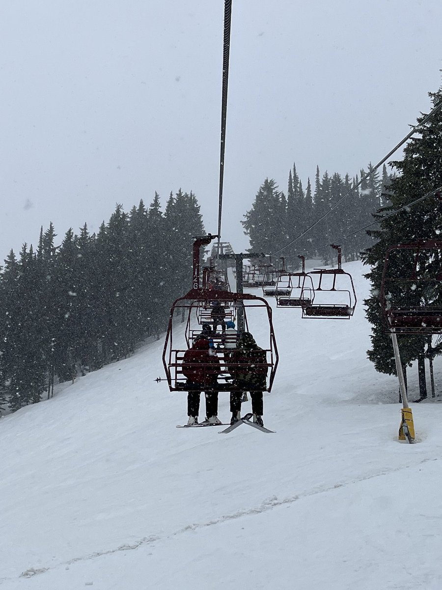 kulwap's tweet photo. 2025 LEADMAN Triathlon at Silver Mountain. The day started off with rain on the way there, but no rain in the mountain. Another storm blew in and then it snowed for the ski leg, and it was rain for the bike and run leg. @SilverMtnResort #leadman https://t.co/Mto1fR2VUi