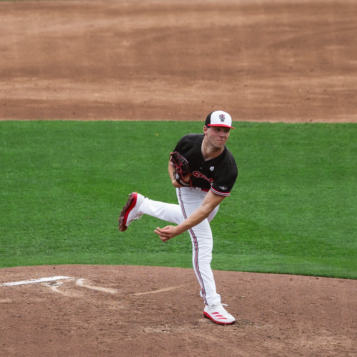 Ryan Marohn tosses an absolute 💎

7.2 IP | 4 H | 1 ER | 0 BB | 9 K