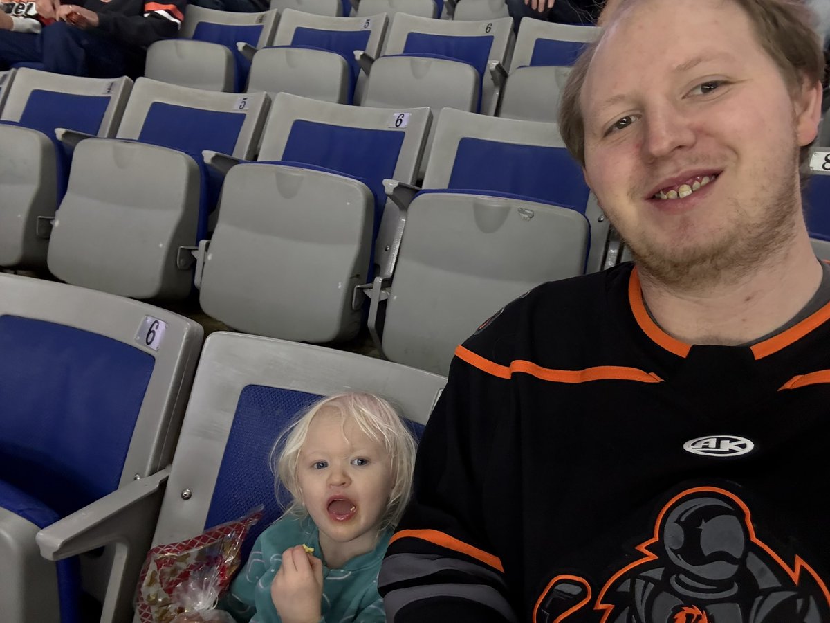 Zombieslayer44X's tweet photo. Little daddy Daughter night tonight let’s get this W Komets #LetsGoKomets https://t.co/iZqoYTdkTA