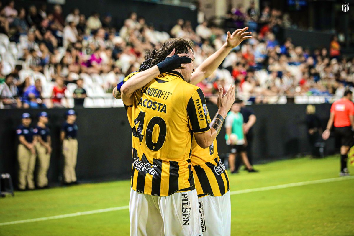 1..2..3

Ganó el Indio 🏹 

#Guarani derrotó a #Libertad por 3-1

El Legendario, rompió con el invicto del Guma y quedó a 8 puntos de la punta.