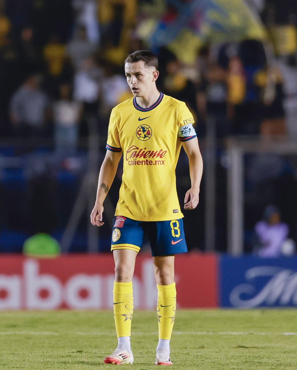 tudimebeto's tweet photo. Álvaro Fidalgo es una leyenda absoluta del Club América. 💛 https://t.co/A4KrimAcIa