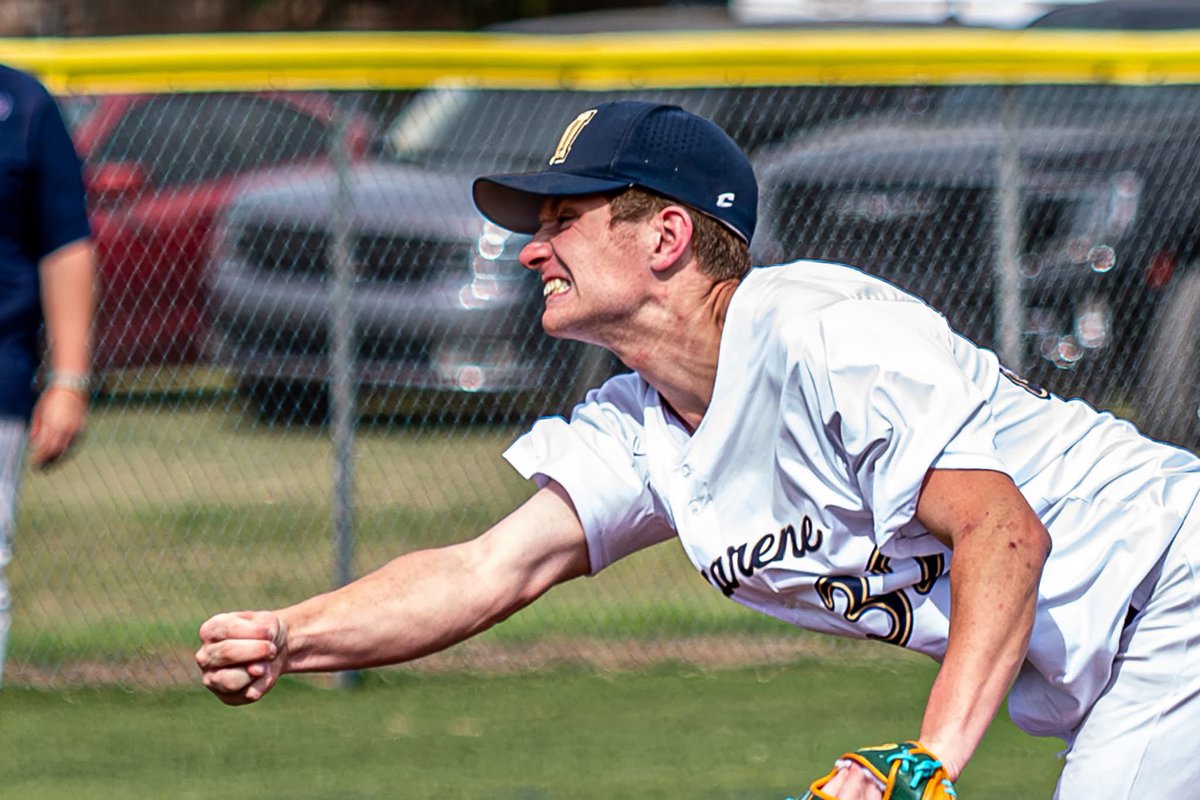 GreenHeatherH8's tweet image. Action shots of Noah @Green_Hargrove8 from Senior Night