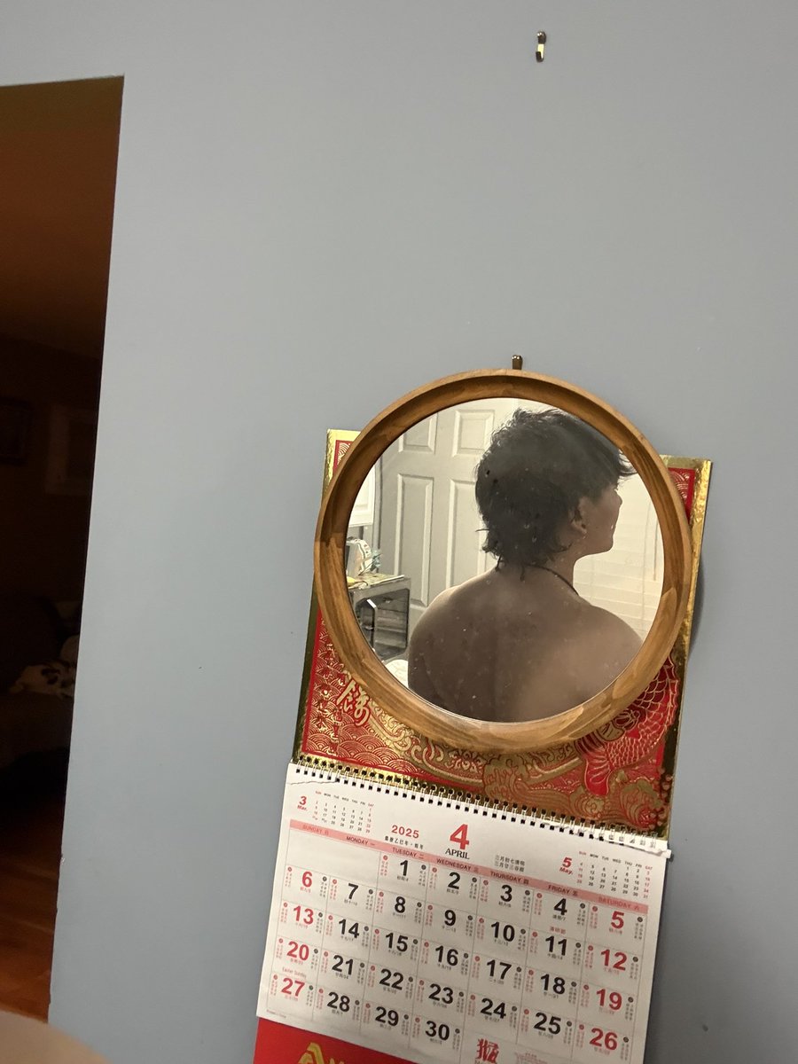 oolongmoo's tweet photo. Big back vibes 😵 https://t.co/Rn9tW9TqMA
