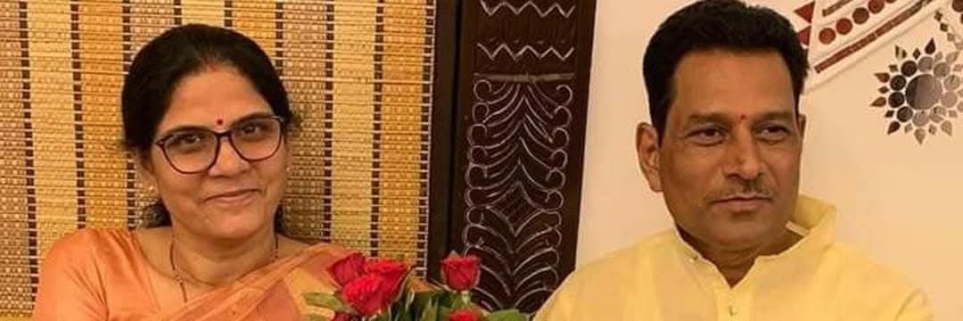 आदरणीय मंत्री जी के पूर्व सहायक निजसचिव दमोह संसदीय क्षेत्र में हमेशा समर्थक व कार्यकर्ताओं को संजोए रखा, सरल सहज और मिलनसार व्यक्तित्व के धनी मा.श्री <a href="/RameshPatle2/">Ramesh Patle</a>  जी को जन्मदिवस की लख-लख बधाई।
शिक्षा संस्कारों तथा प्रशासन को निर्देशित, आप जैसा शायद अब ना मिलें। <a href="/prahladspatel/">Prahlad Singh Patel ( वृक्ष से जल, जल से जीवन)</a>