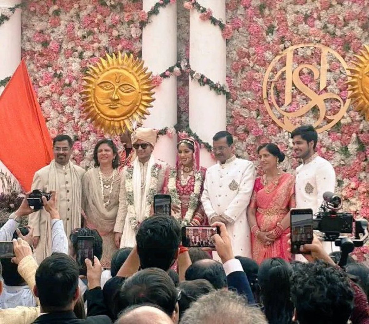 हम जैसे समर्थकों को बुलाना चाहिए था