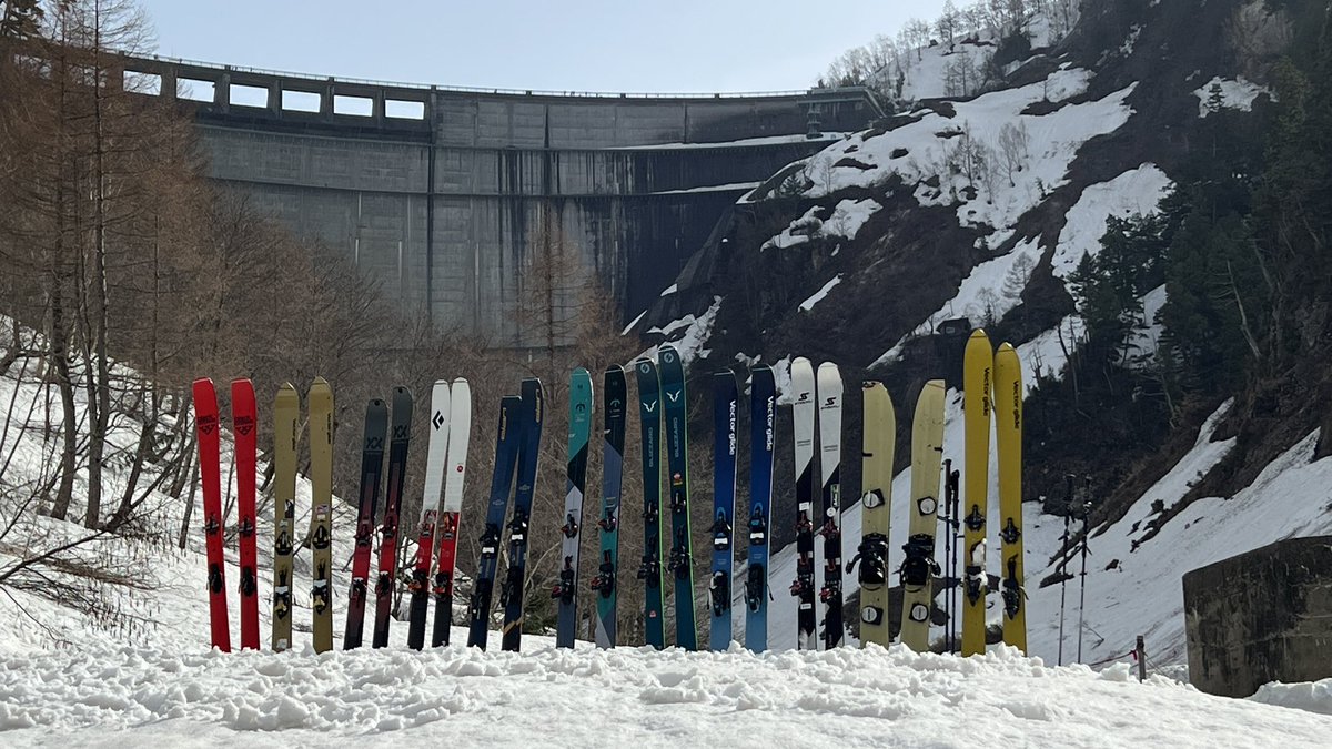 Junrina's tweet photo. 250419
立山内蔵助谷バックカントリー。

晴天狙いの1Dayで決行。

ちょっと忙しかったけど、皆さんお疲れさまでした！

Shota君テールガイドありがとう！

#Junrinaバックカントリー 
#立山内蔵助谷バックカントリー
#arcteryx_bcguide
#vectorglide_bcguide
#swanyglovesjp
#contourskins https://t.co/90gK1YQyyN