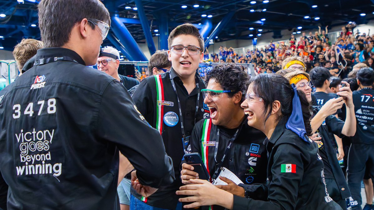 Quadratin_SLP's tweet photo. ⚠️ LamBot 3478 de @PrepaTec #SLP se convirtió en el primer equipo mexicano y latinoamericano en clasificar al Einstein en la competencia mundial #FIRSTHouston. ✅
¡Enhorabuena! 🫶🏻
https://t.co/Bd09XE3F3J https://t.co/yWjeBj8p06