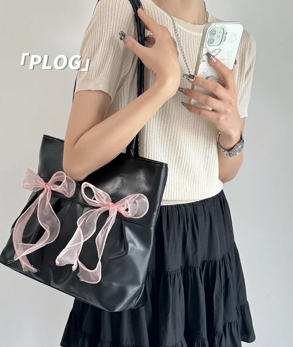 cj_crumbs's tweet photo. Inch check! 

ribbon tote bag
price: 185 each

like / reply if inch 🎀 https://t.co/HZORmfiMRp