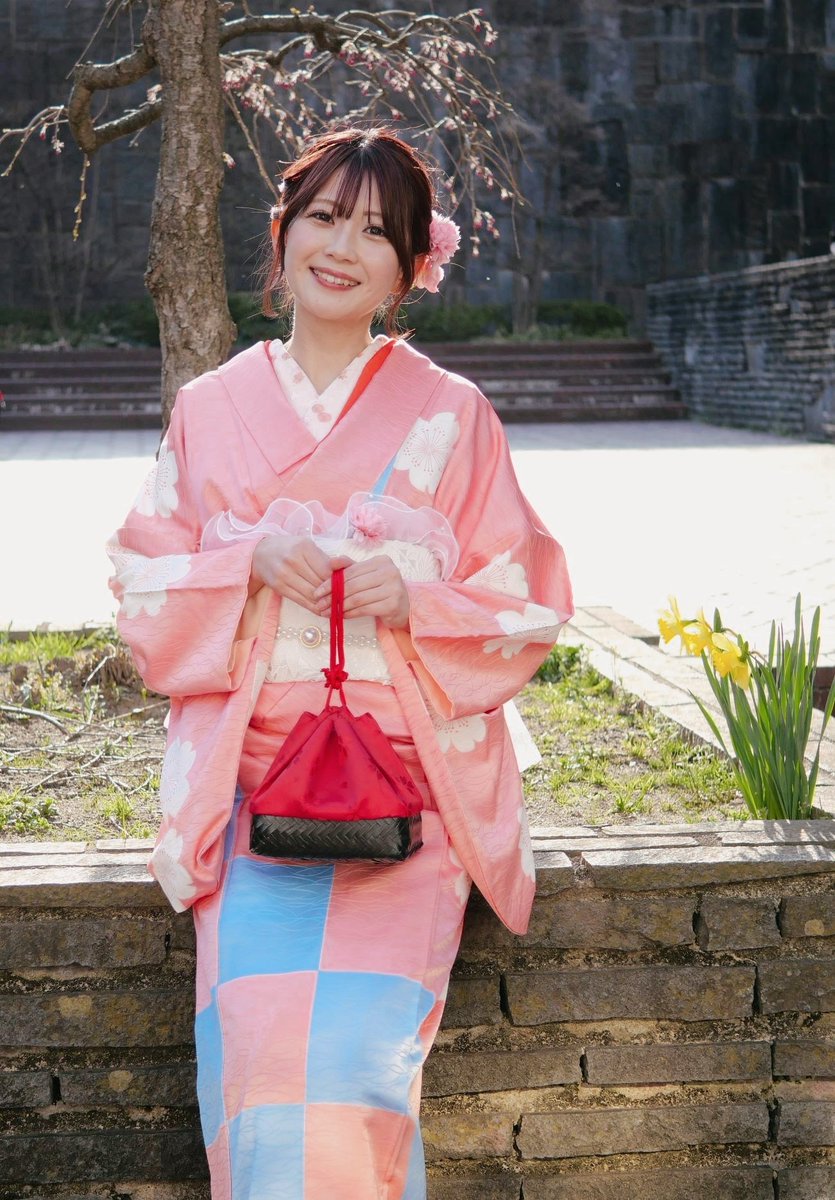 hiro_sakenomi's tweet photo. 着物がとても似合う有希ちゃん。27日素敵な歌声を披露するみたいですよ〜。写真は掲載許可をいただいております。#畠山有希　#epi_model 　#epi_yuk https://t.co/rHuGEISoka