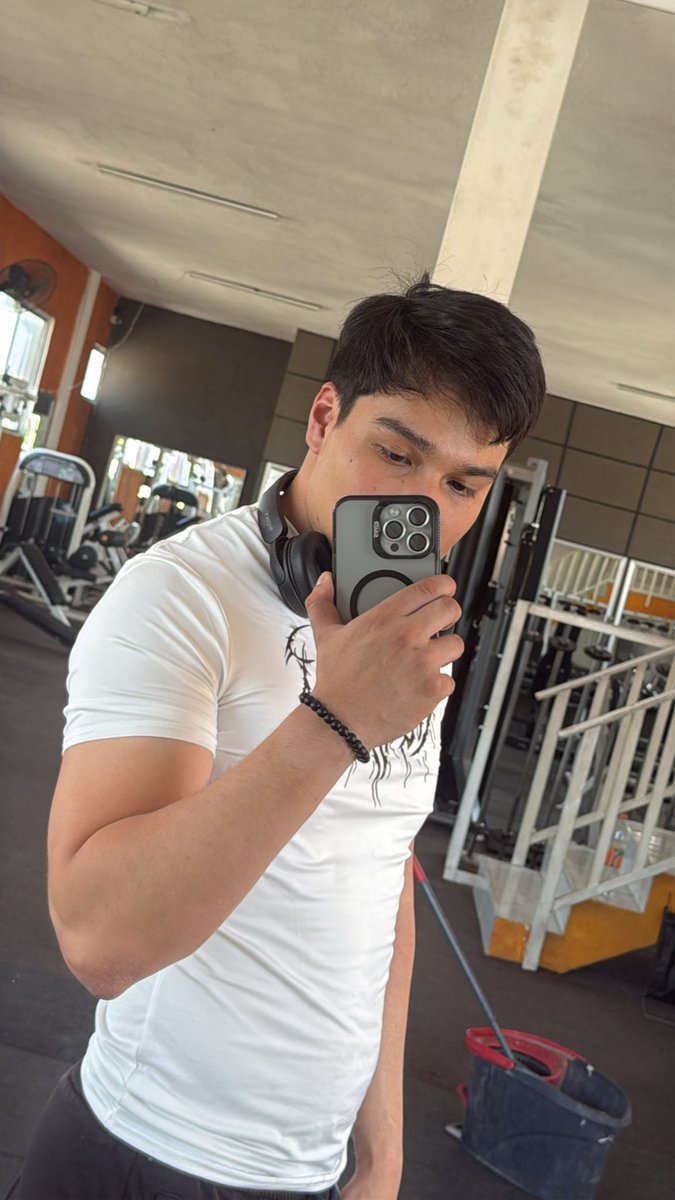 fernando180703's tweet photo. :3 https://t.co/EWgfZLNd9t