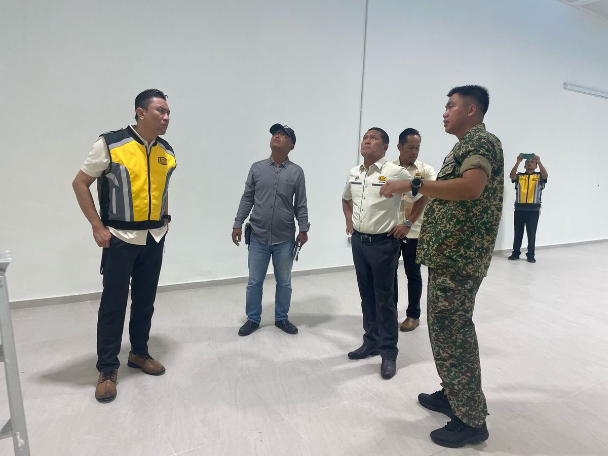 20 Apr 25 - Lawatan Kerja YBhg. Dato' Timb. KPKR (B) ke tapak Projek Kolam Menyelam Tempur Kem 21 GGK di Mersing, Johor bagi memantau kerja-kerja pembaikan &amp; isu-isu yang berbangkit di tapak.

#iAmJKR