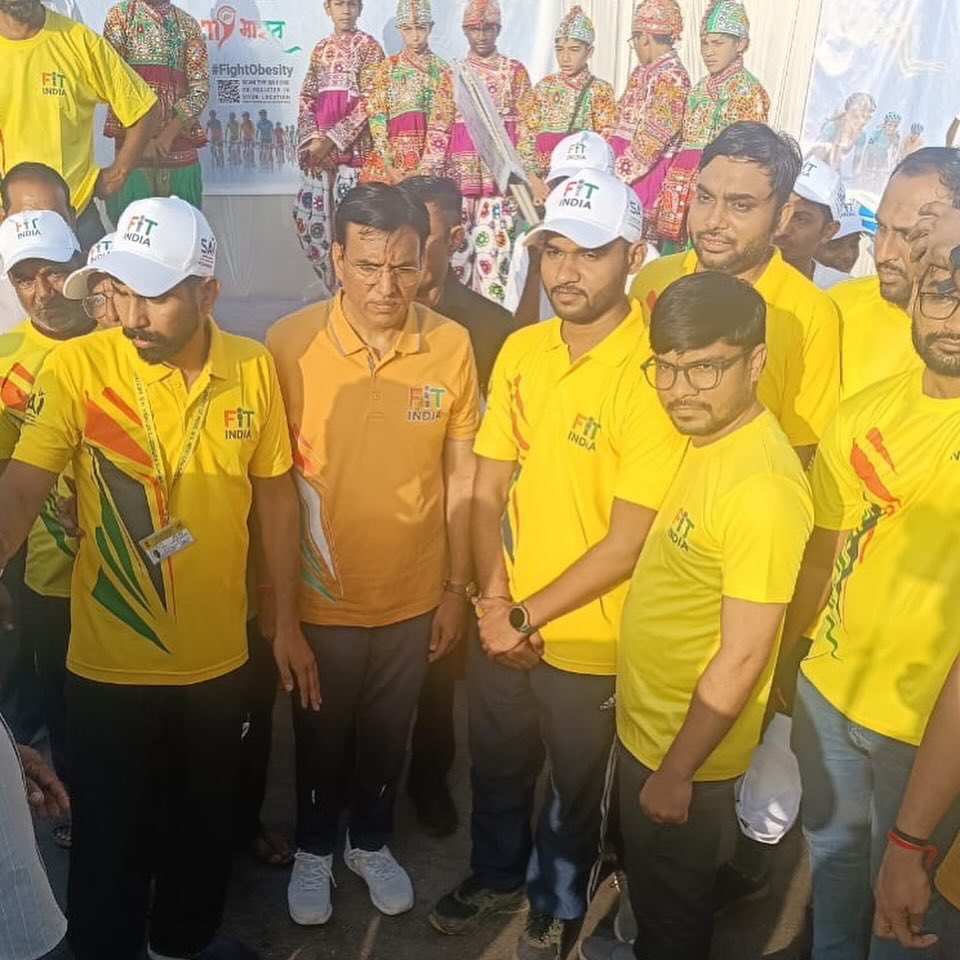 NSSRDAhmedabad (@nssrdahmedabad) on Twitter photo #sundayoncycle at Bhayavadar with HonтАШble Minister of Youth Affairs & Soprts, Dr Mansukh Mandaviya <a href="/mansukhmandviya/">Dr Mansukh Mandaviya</a> with 100 NSS volunteers of Bhayavadar , Dumiyani and Upleta affilated with Saurashtra University , participated in this event.
<a href="/_NSSIndia/">NSS India</a> <a href="/YASMinistry/">YAS Ministry</a> <a href="/mybharatgov/">Mera Yuva Bharat - MY Bharat</a> #sundayoncycle at Bhayavadar with HonтАШble Minister of Youth Affairs & Soprts, Dr Mansukh Mandaviya <a href="/mansukhmandviya/">Dr Mansukh Mandaviya</a> with 100 NSS volunteers of Bhayavadar , Dumiyani and Upleta affilated with Saurashtra University , participated in this event.
<a href="/_NSSIndia/">NSS India</a> <a href="/YASMinistry/">YAS Ministry</a> <a href="/mybharatgov/">Mera Yuva Bharat - MY Bharat</a>