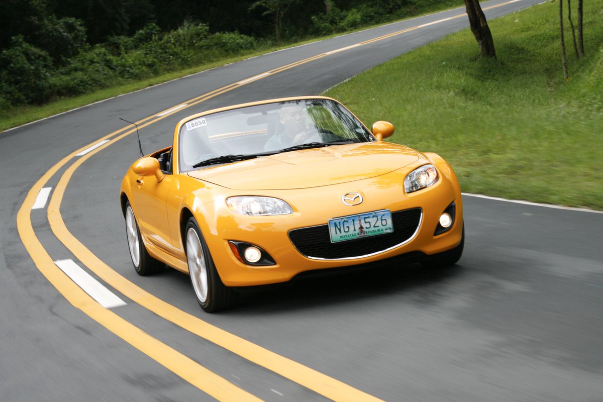 MorteJude's tweet photo. @HarmonicLodge One of the first shoots done by this account w/ a loaner (now mine) unit, a loaner camera (Canon 50D), and for a Philippine 🇵🇭 broadsheet's motoring section (as first crack).
#Photography #MazdaMX5 #Mazda #Miata #motionshot #trackingshot #automobile #roadster https://t.co/WFQDHmxuS3